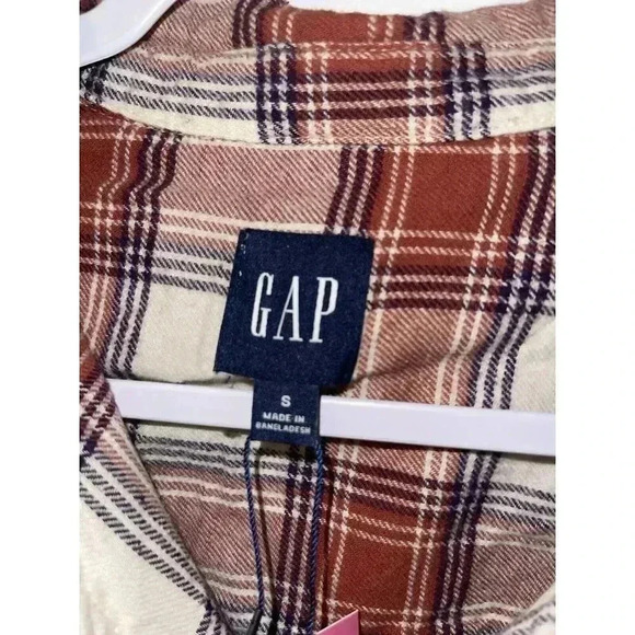 NWT GAP Womens Button Down Long Sleeve Relaxed Fit Boyfriend Flannel Top Size S - Picture 2 of 7